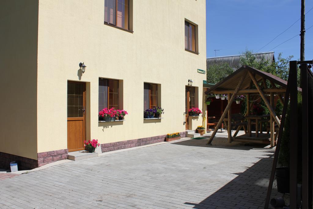Raubichi Hotel Exterior photo